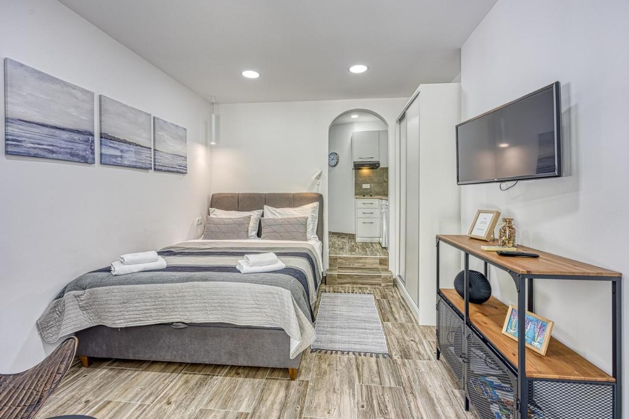 Apartments Claudio Пореч Екстериор снимка